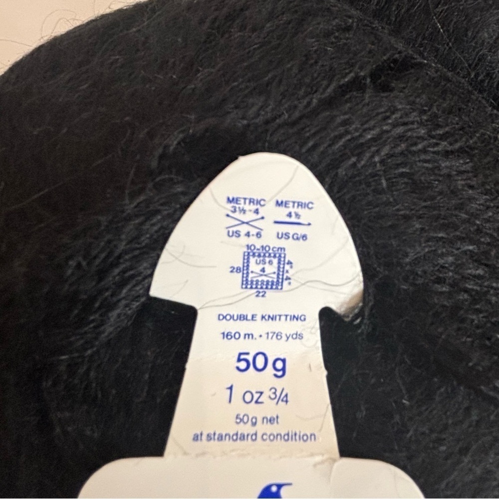 Pingouin Douceur Black Yarn Set NEW Two with Label One Without 50 Grams Each - Picture 4 of 5